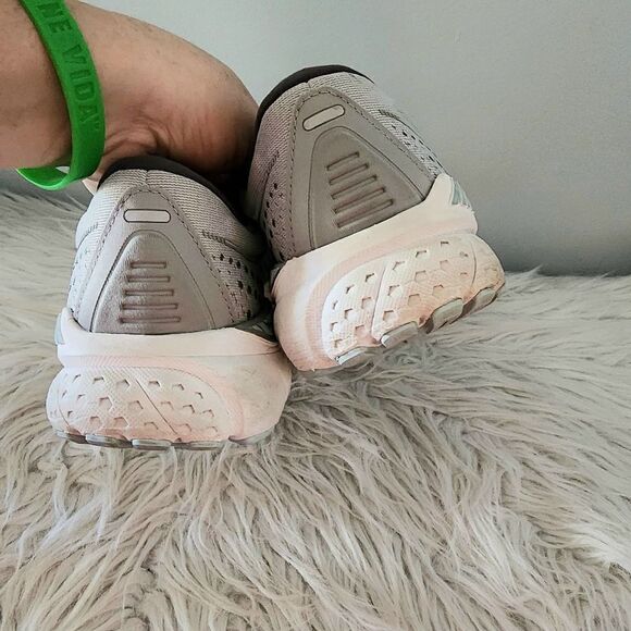 Brooks Women's size 10 gray running adrenaline 21 guiderails - Picture 9 of 9